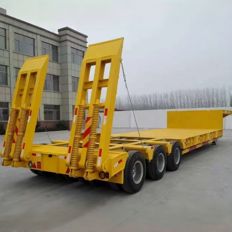 Low-bed Semi-trailer with Ramps